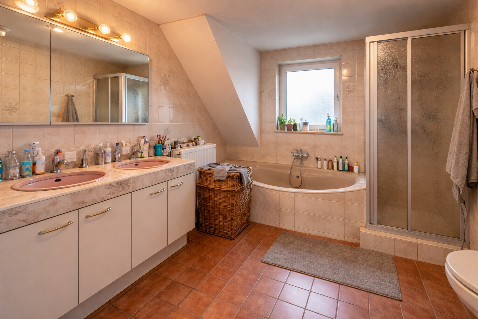 Hertler Sanierungen | Bad Sanierung vorher | Professionelle Sanierungen in Leinfelden-Echterdingen